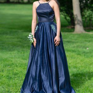 PromGirl Prom Dress Size Small (With Pockets!)